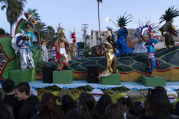 拉巴斯 墨西哥 2020年2月22日 有数千人参加的传统下加利福尼亚狂欢节 食品和舞蹈 — 图库照片