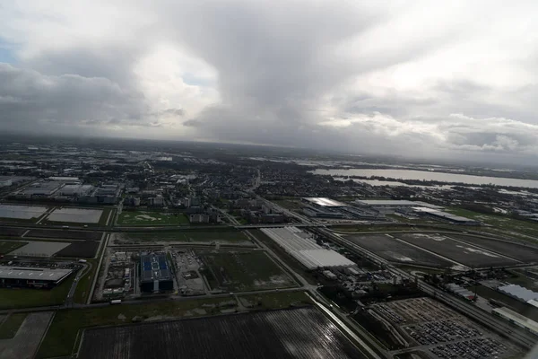 アムステルダム シポール地域空港の空中ビューパノラマ スキポール空港の空中ビューパノラマ 空港はヨーロッパで最も交通量の多い空港で — ストック写真