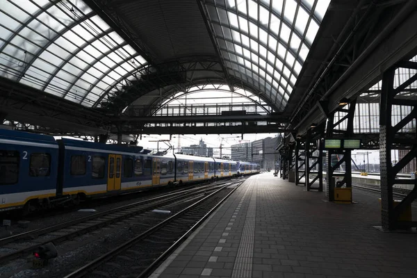 Άμστερνταμ Ολλανδία Φεβρουαρίου 2020 Κεντρικός Σταθμός Είναι Μεσαιωνικό Κέντρο Της — Φωτογραφία Αρχείου