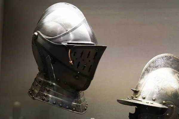 中世纪装甲铁盔的细节近身 — 图库照片