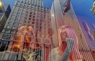 New York Şehri. 5. Cadde. Parlak gökdelenlerin yansıması.