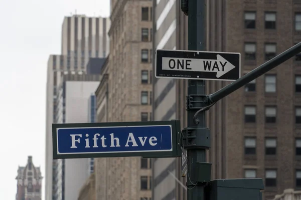 New York Little 5Th Avenue Sign Detail — Stock Photo, Image