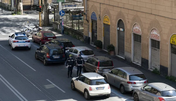 Genoa Italia Abril 2020 Control Policía Local Durante Cuarentena Covid —  Fotos de Stock