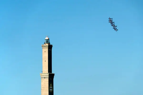 Frecce Tricolori Italien Akrobatiska Flygteam Bildas Genua Fyr — Stockfoto