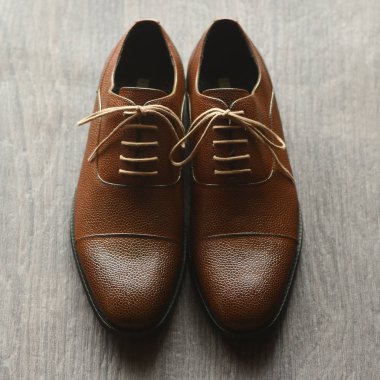 Bağcıklı Mens Kahverengi Ayakkabılar, Ön Manzara