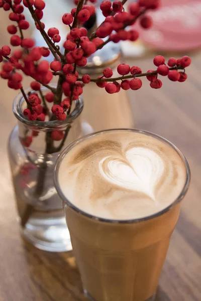 View Delicious Cappuccino Cafe Latte Milk Heart Shape Pattern — Stockfoto