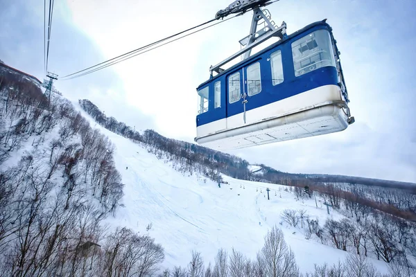 Tenguyama ropeway transport from the base of the mountain to the top in winter season — Stock Photo, Image