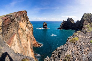 Sao Lourenco körfezinin tepesinde; Madeira