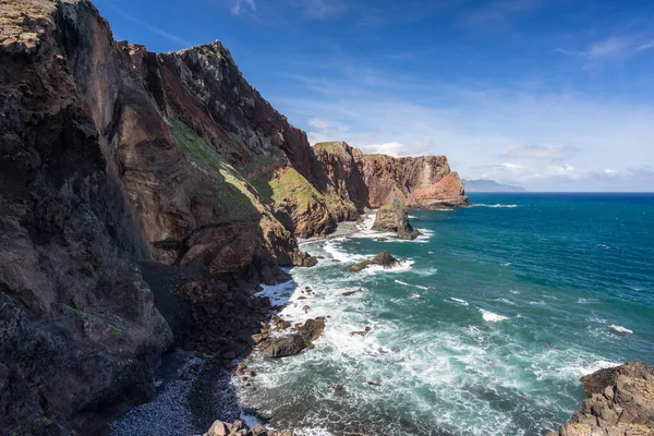 Sao Lourenco 'daki sahil şeridi; Madeira