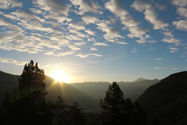 Prachtige Zonsopgang Bergen Van Zwitserland — Stockfoto