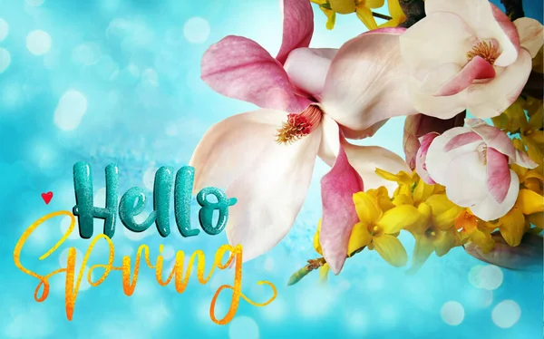 Ciao Carta Primavera Con Bel Fiore Magnolia Sfondo Boke Blu — Foto Stock