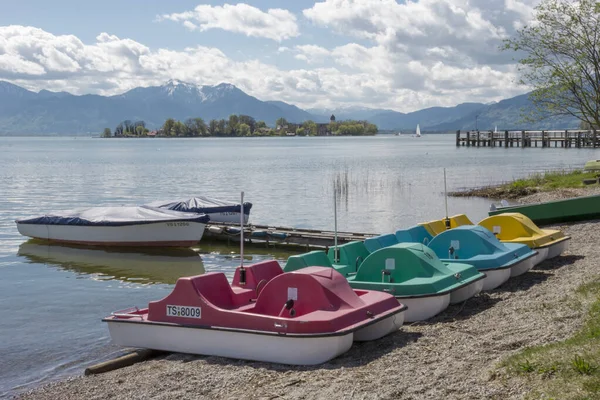 Chiemsee Alemania Abril 2015 Barcos Catamaranes Medio Del Lago Las —  Fotos de Stock