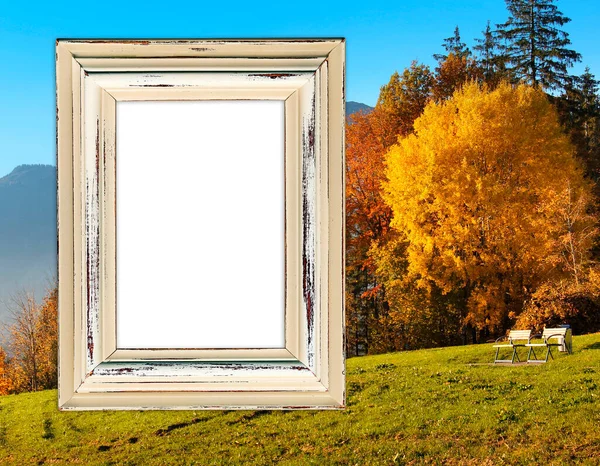 美丽的秋景背景 古老的木制框架 — 图库照片