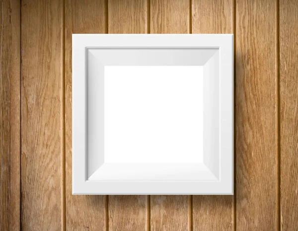 Ahşap duvarda beyaz çerçeve, model
