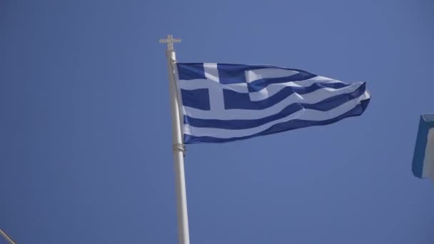 View of Greek flag in the breeze — Stock Video