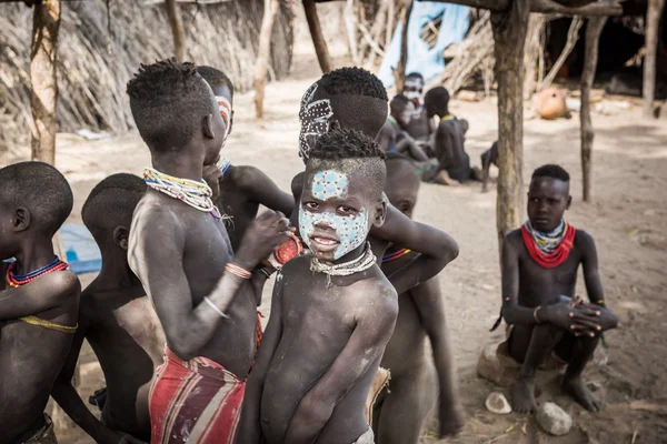 Traditional facial painting in the Karo Tribe — Stock fotografie