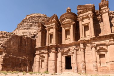 Manastır, petra