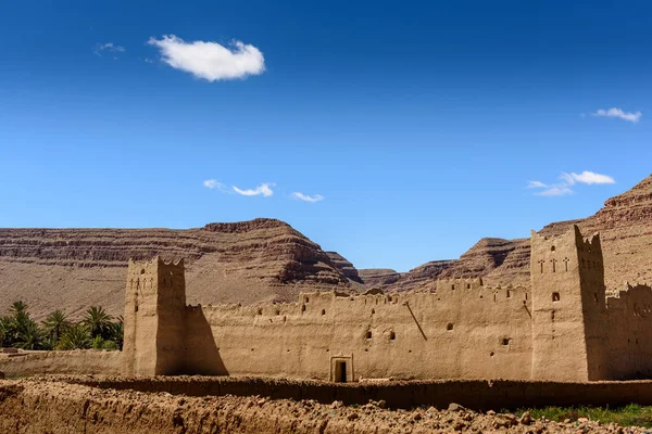 Kasbah, i berg av södra Marocko — Stockfoto