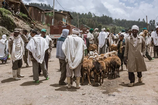 Crowded weekly markent in a village, Etiopia — Stock Photo, Image