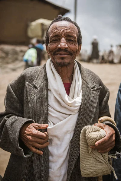 Trångt varje vecka markent i en by, Etiopia — Stockfoto