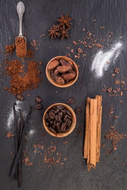 Kakao ve baharatlar ile kahve