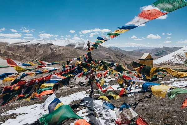 Buddhistická kořist vlaje ve větru — Stock fotografie