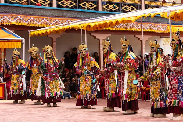 Tak thok festival, Mönche, die Rituale durchführen — Stockfoto