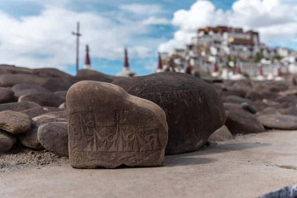 Piedras con bajorrelieves —  Fotos de Stock