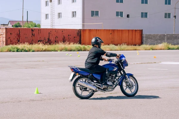 Платформа Навчання Керуванню Мотоциклом Уроки Мотоциклетній Школі Курси Водіння Велосипедів — стокове фото