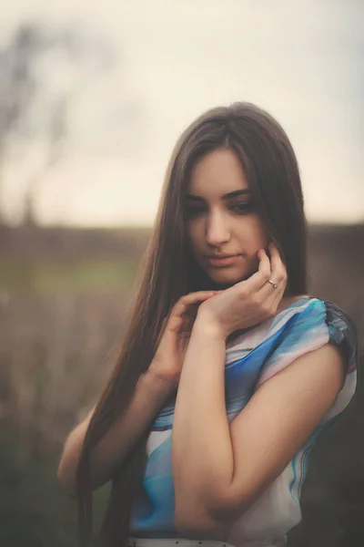 Portrait Beautiful Young Woman Long Dress Background Trees Early Spring — Stock Photo, Image