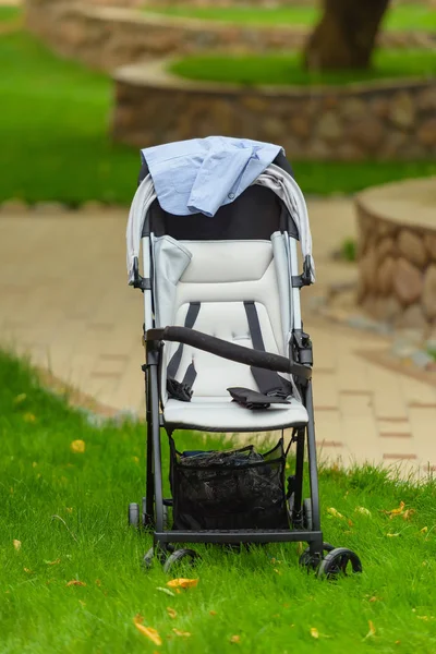 Una Gamba Vacía Jardín Cargador Blanco Negro Para Niños Sin — Foto de Stock