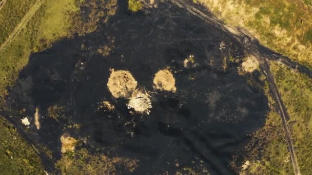 Grote Berg Van Zwarte Slak Afval Vanuit Lucht Black Slag — Stockvideo