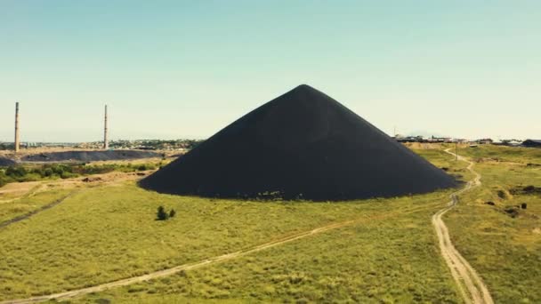 Grote Berg Van Zwarte Slak Afval Vanuit Lucht Black Slag — Stockvideo