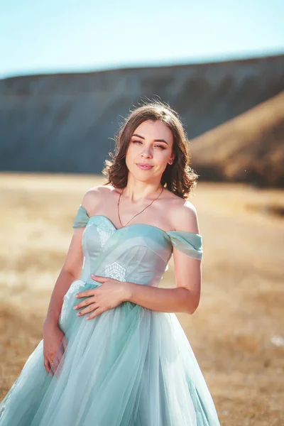 Portrait Woman Beautiful Mint Dress Aksu Canyon Southern Kazakhstan Young — Stock Photo, Image