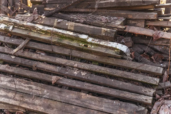 Παλιά Κομμάτια Ξύλου Ένα Σωρό Αποθήκη Παλιών Ξύλινων Σανίδων Υφή — Φωτογραφία Αρχείου