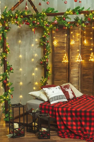 Bed Vorm Van Een Huis Kerstversiering Kerstslaapkamer Ontwerp Stijl Van — Stockfoto