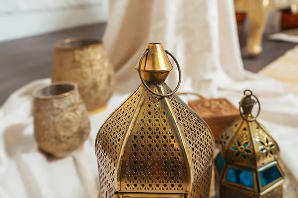 Orientalische Laternen Innendetails Metalllaternen Kerzenständer Arabischen Stil Dekoration Orientalischen Stil — Stockfoto
