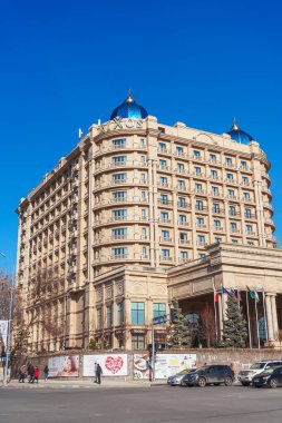 Şymkent, Kazakistan, 02.19.2020, Rixos otel binasının ön cephesi.