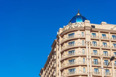 Şymkent, Kazakistan, 02.19.2020, Rixos otel binasının ön cephesi.