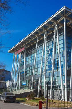 Şymkent, Kazakistan, 02.19.2020, Bank Forte binasının ön cephesi, Şymkent 'teki Bank Forte başkanı