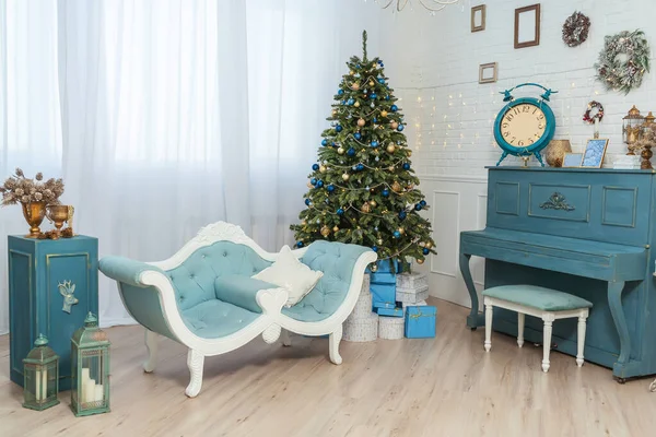 Blue Sofa Piano Beautiful Classic Interior Christmas Decorations Gold Blue — Stock Photo, Image