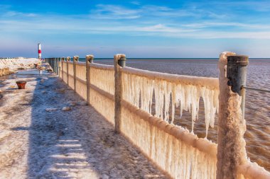 Büyük Göller buzlu iskelede