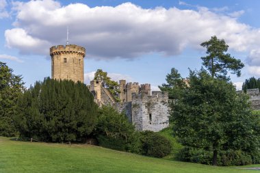 Warwickshire, İngiltere 'deki Ortaçağ Warwick kalesi