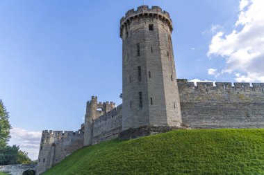 Warwickshire, İngiltere 'deki Ortaçağ Warwick kalesi