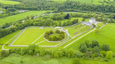 İrlanda 'nın Louth ilçesindeki Boyne Sahası Savaşı.