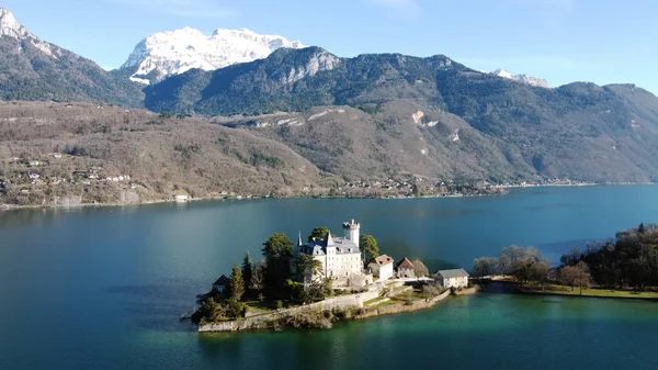 Panoramic aerial view of Chateau de Duingt on Annecy lake, France — Stock Photo, Image