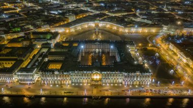 Kış Sarayı 'nın hava manzarası ya da Saray Embankmenliği' nden Saray meydanı, Saint Petersburg, Rusya