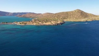 Yunanistan 'ın Girit kentindeki Spinalonga Adası' nın hava manzarası