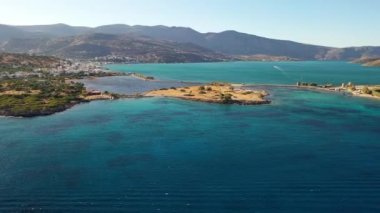 Yunanistan 'ın Girit kentindeki Spinalonga Adası' nın hava manzarası