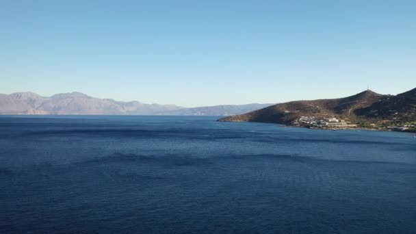 Yunanistan 'ın Girit kentindeki Spinalonga Adası' nın hava manzarası — Stok video